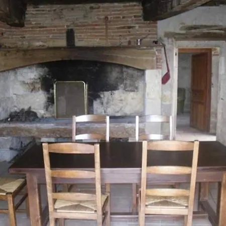 Les Gites De Franck Fayssac Habitación foto