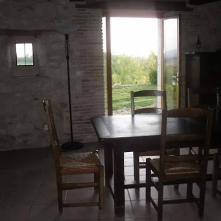 Les Gites De Franck Fayssac Habitación foto